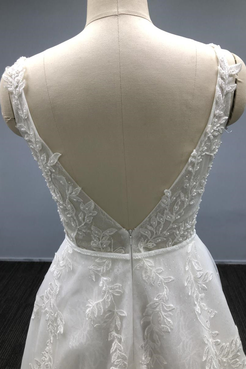 Gorgeous White A Line Tulle Wedding Dress With Beaded Spaghetti Straps and Appliques