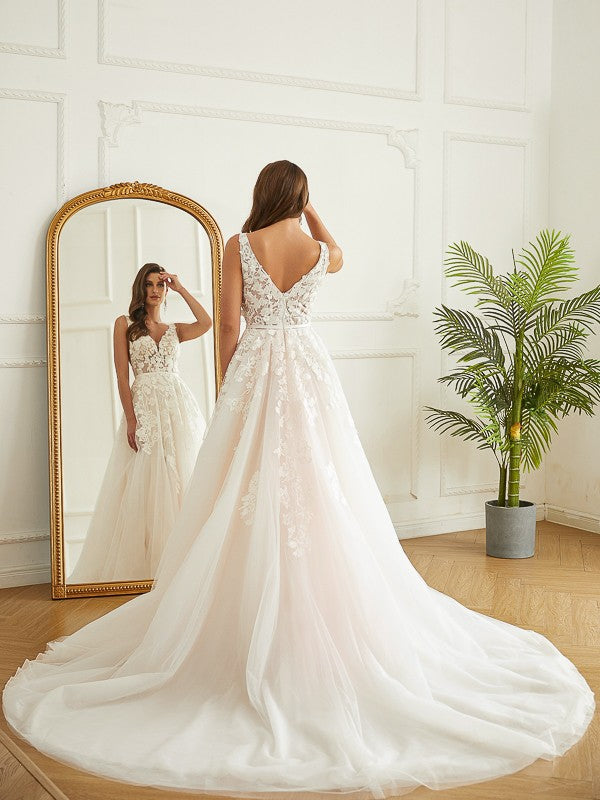 Aimishang  A-Line/Princess Tulle Applique V-neck Sleeveless Chapel Train Wedding Dresses