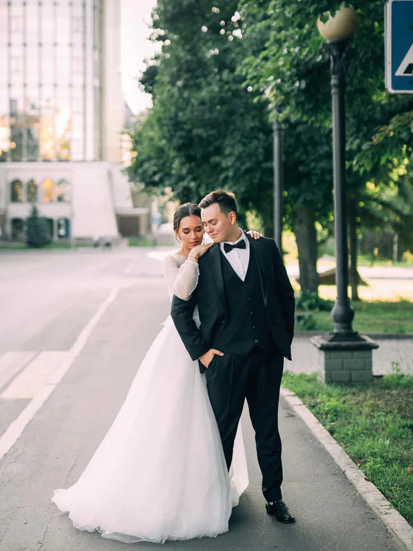 Noble Beaded Tulle Long Sleeves Lace Illusion A-line Wedding Dresses Elegant