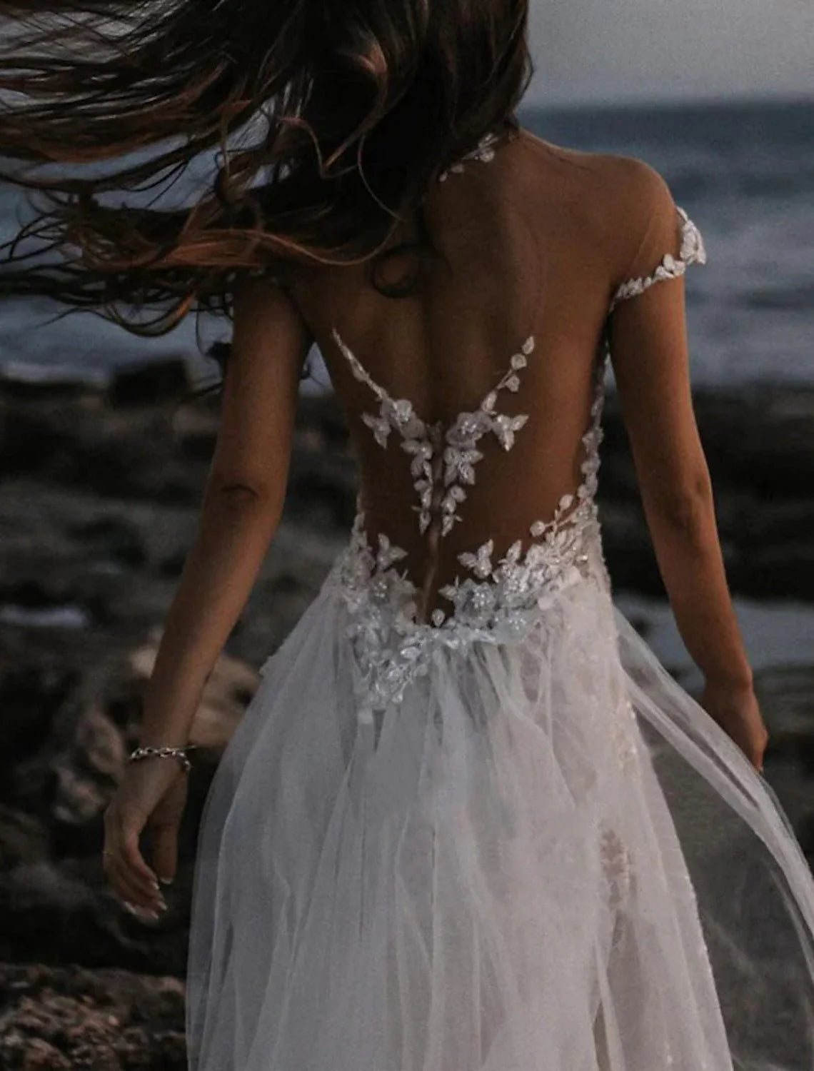 Aimishang Beach Open Back Boho Wedding Dresses A-Line Off Shoulder Cap Sleeve Court Train Lace Bridal Gowns With Appliques Solid Color