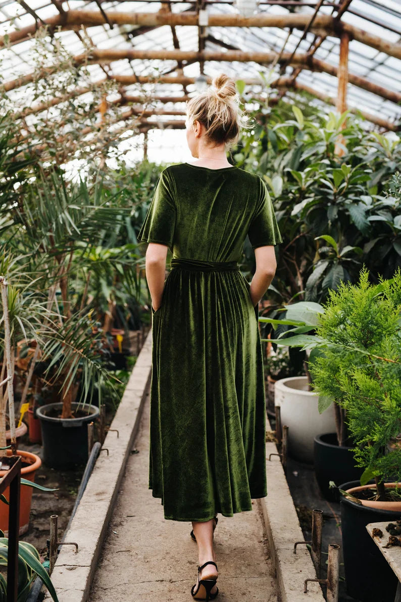 Aimishang Elegant Velvet Dress Short Sleeves Dress V Neck Formal Dress for Wedding Guest Dresses