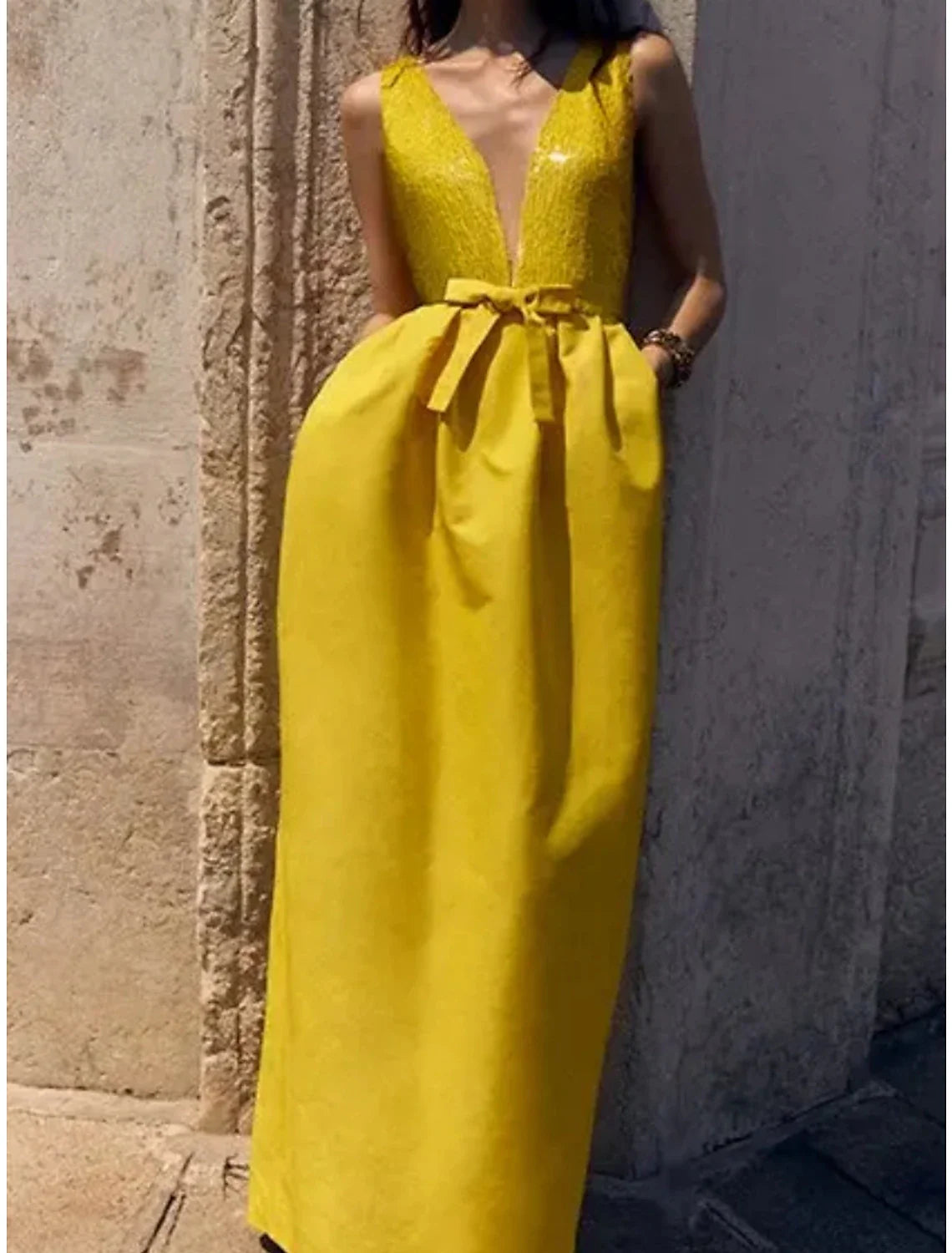 A-Line Evening Gown Elegant Dress Formal Floor Length Sleeveless V Neck Sequined with Bow(s) Pleats