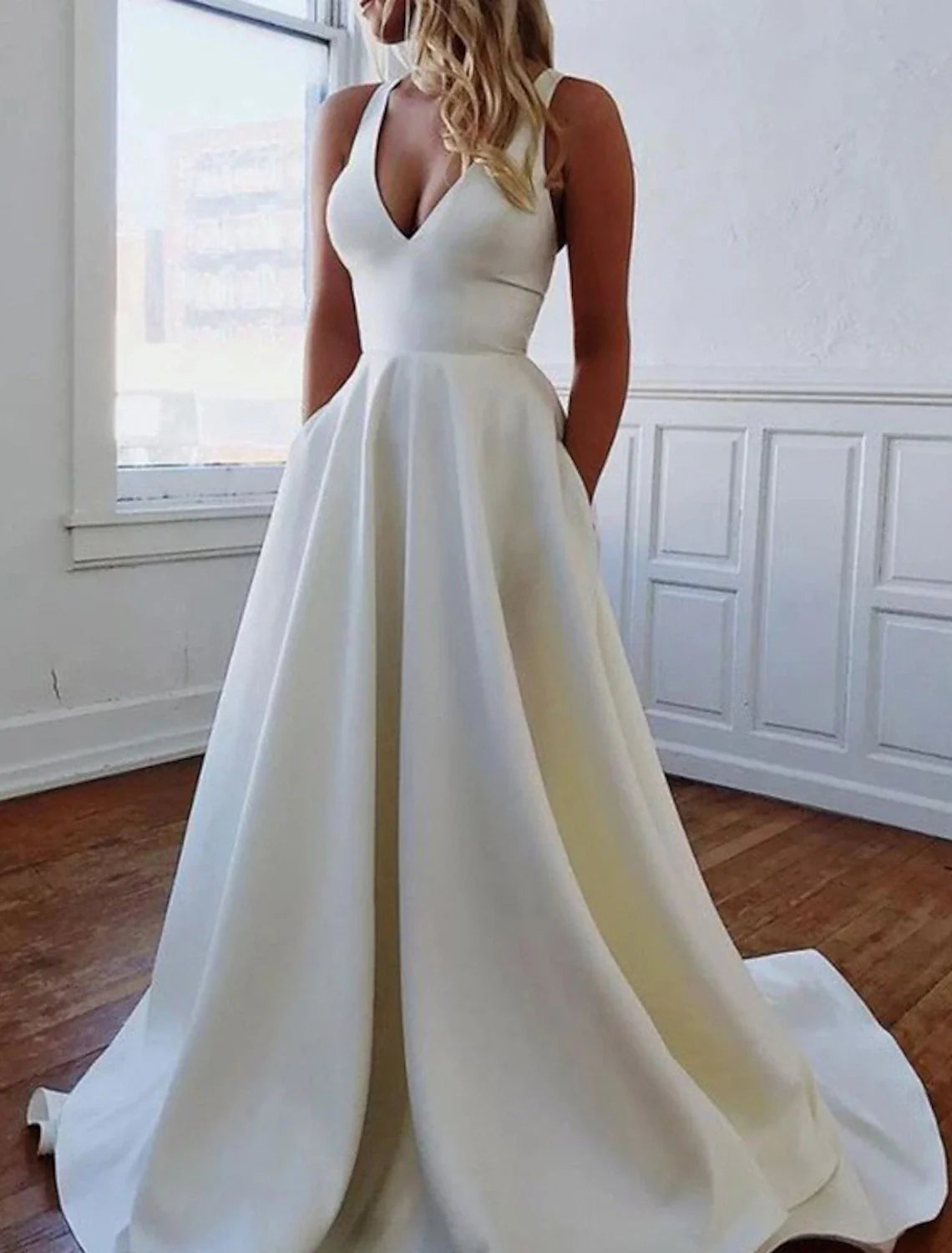 Aimishang Simple Wedding Dresses A-Line V Neck Sleeveless Sweep / Brush Train Satin Bridal Gowns With Pocket