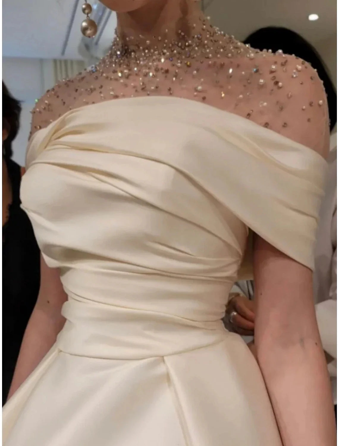 A-Line Evening Gown Elegant Dress Formal Red Green Dress Floor Length Short Sleeve Illusion Neck Satin with Ruched Beading