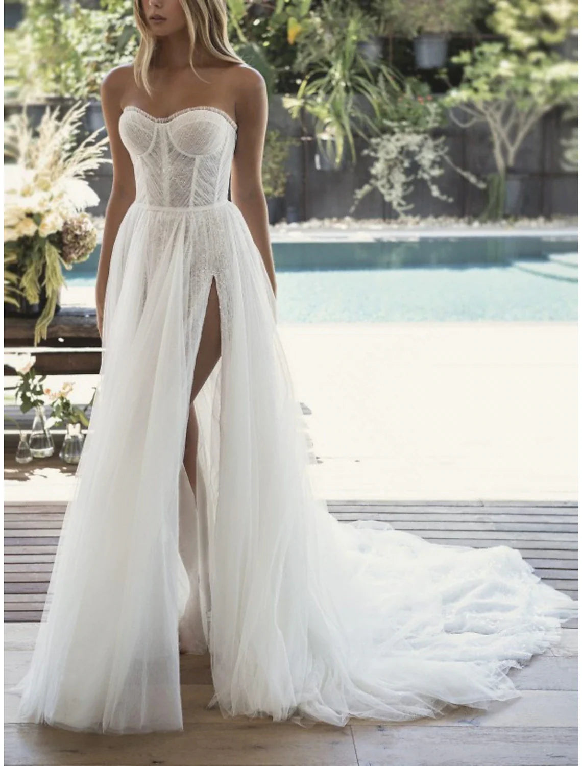 Aimishang Beach Sexy Wedding Dresses A-Line Sweetheart Strapless Court Train Lace Bridal Gowns With Pleats Split Front