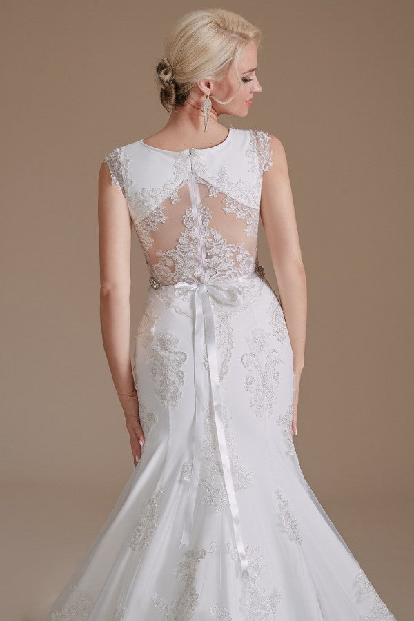 Look Glamorous in a Jewel Mermaid Long Wedding Dress with Tulle Lace