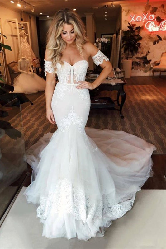 Luxurious Lace Mermaid Wedding Dress with Detachable Sweetheart Sleeves