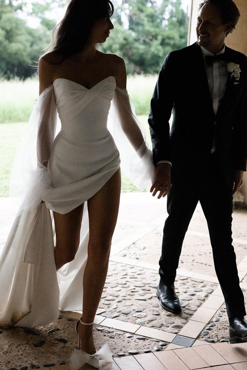 Glamorous Off-Shoulder Pleats V-Neck High Split Wedding Dress