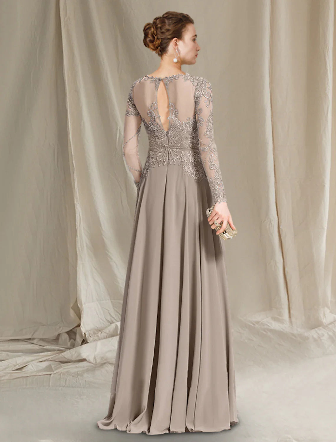 A-Line Mother of the Bride Dress Luxurious Elegant Jewel Neck Floor Length Chiffon Lace Long Sleeve with Pleats Appliques