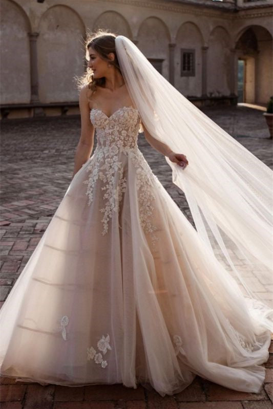 New Arrival Sweetheart Tulle Wedding Dress with Lace Appliques Princess Bridal Gown