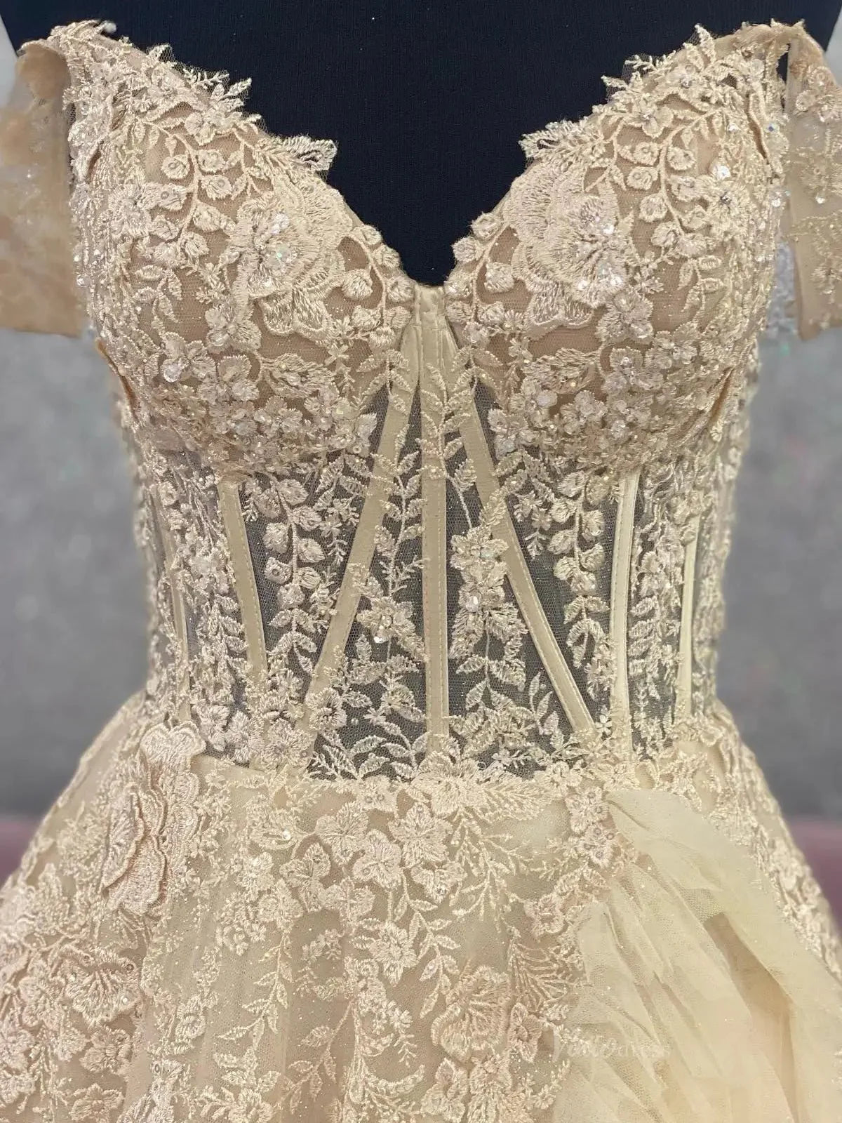 Off the Shoulder Tulle Prom Dresses 2025 Ruffled Lace Formal Gown with Slit FD3729