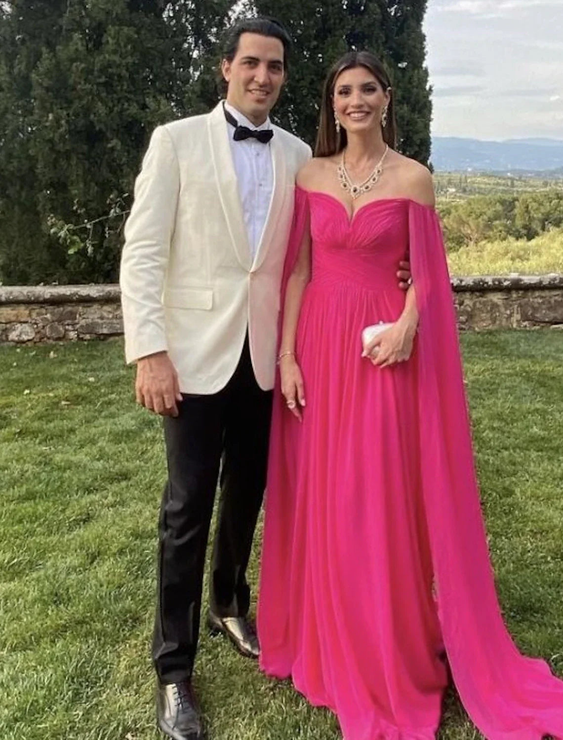 Aimishang A-Line Evening Gown Elegant Dress Formal Wedding Party Sweep / Brush Train Sleeveless Off Shoulder Capes Chiffon with Pleats