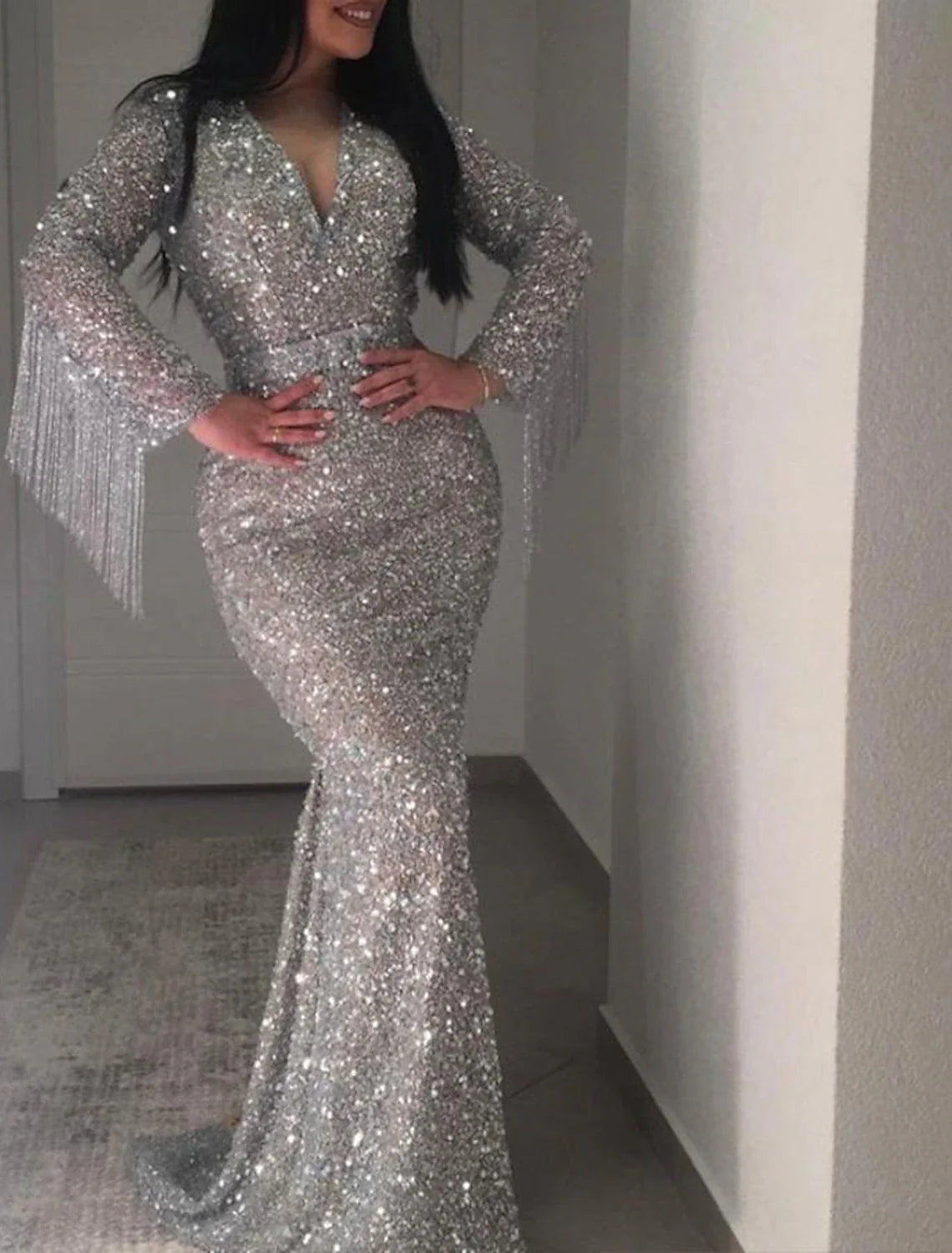 Mermaid / Trumpet Evening Gown Sparkle & Shine Dress Formal Wedding Sweep / Brush Train Long Sleeve V Neck Sequined with Fringe Tassel