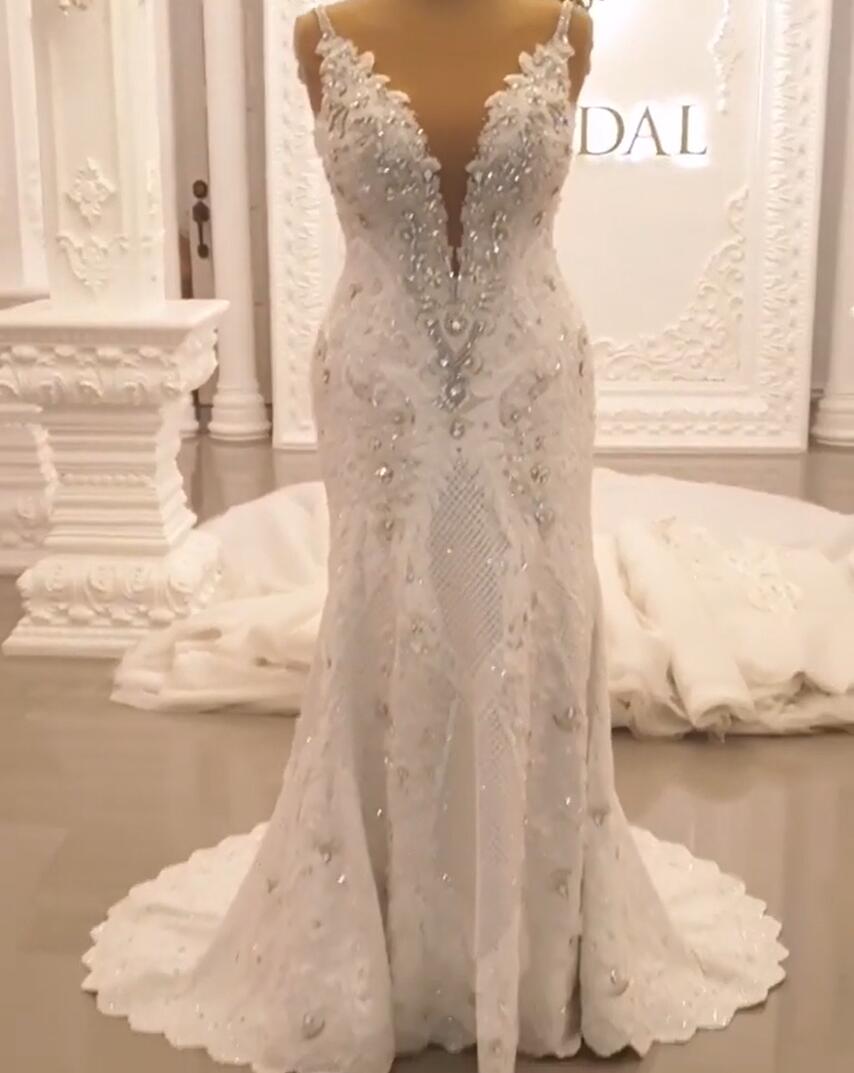 Pretty Sweetheart Spaghetti-Straps Wedding Dress With Lace Appliques