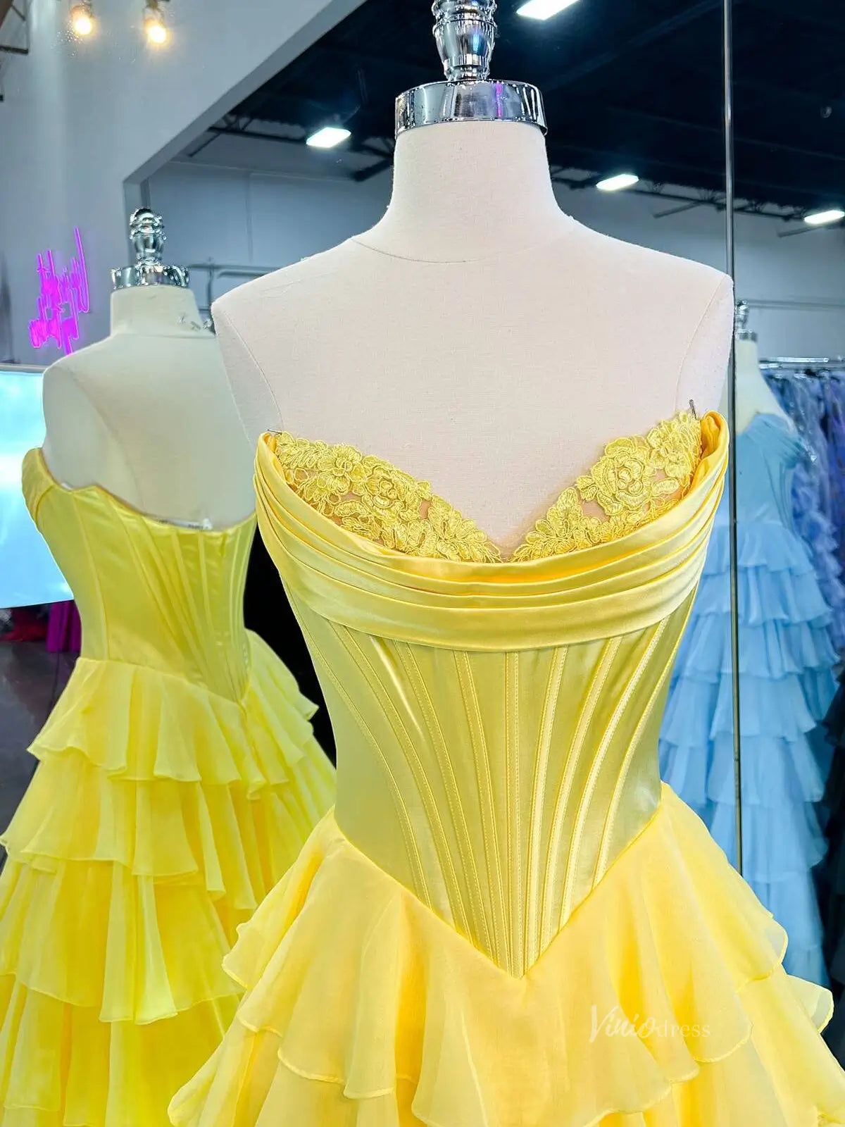 Strapless Chiffon Tiered Prom Dress with Slit & Lace Sweetheart Neckline – Style FD3732