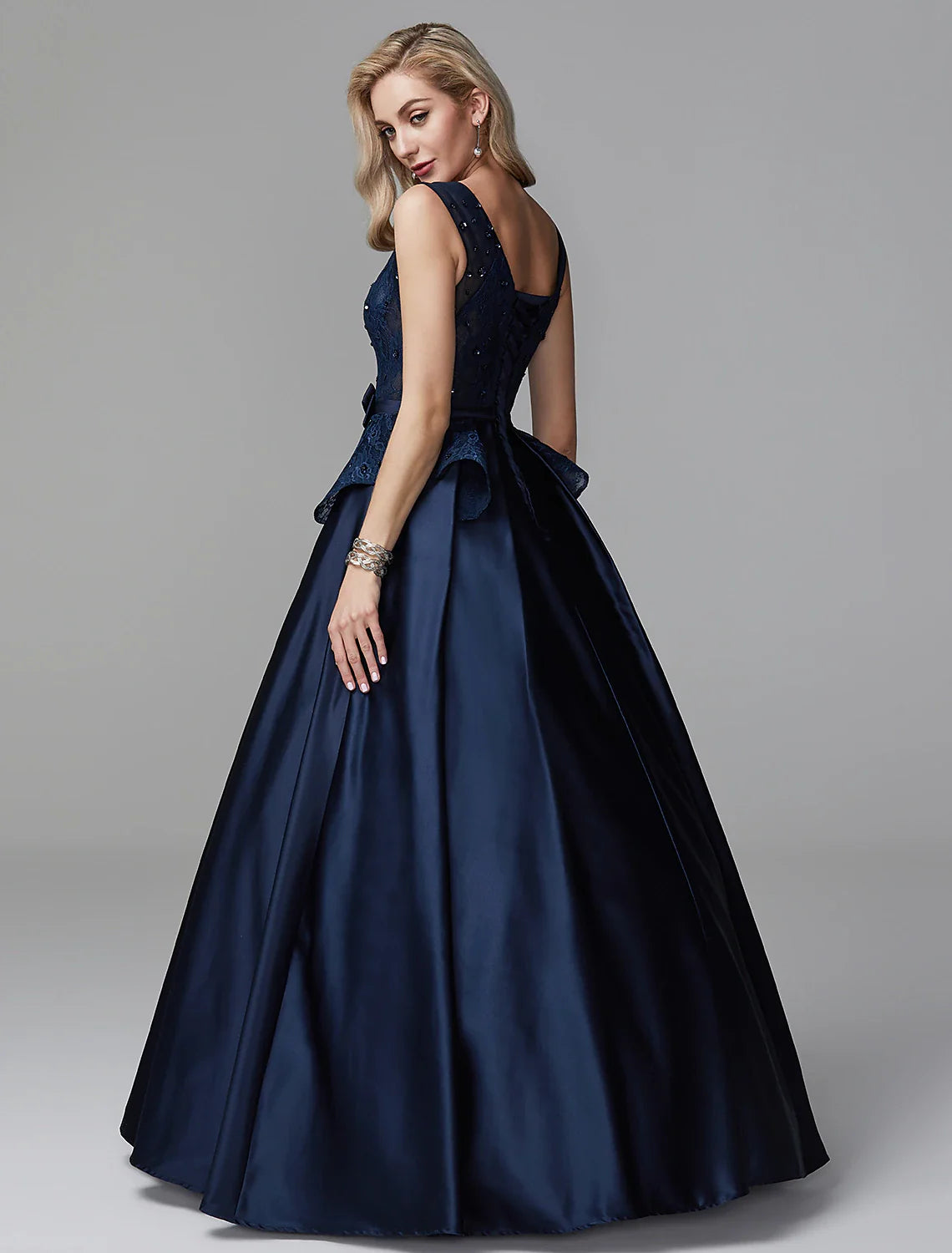 Aimishang Ball Gown Peplum Quinceanera Formal Evening Dress V Neck Sleeveless Floor Length Lace with Bow(s) Beading