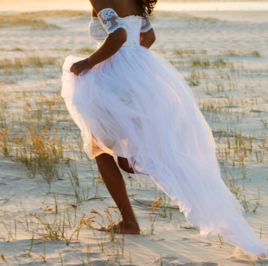 Romantic Summer Beach Wedding Dress with Tulle and Lace Bridal Gown