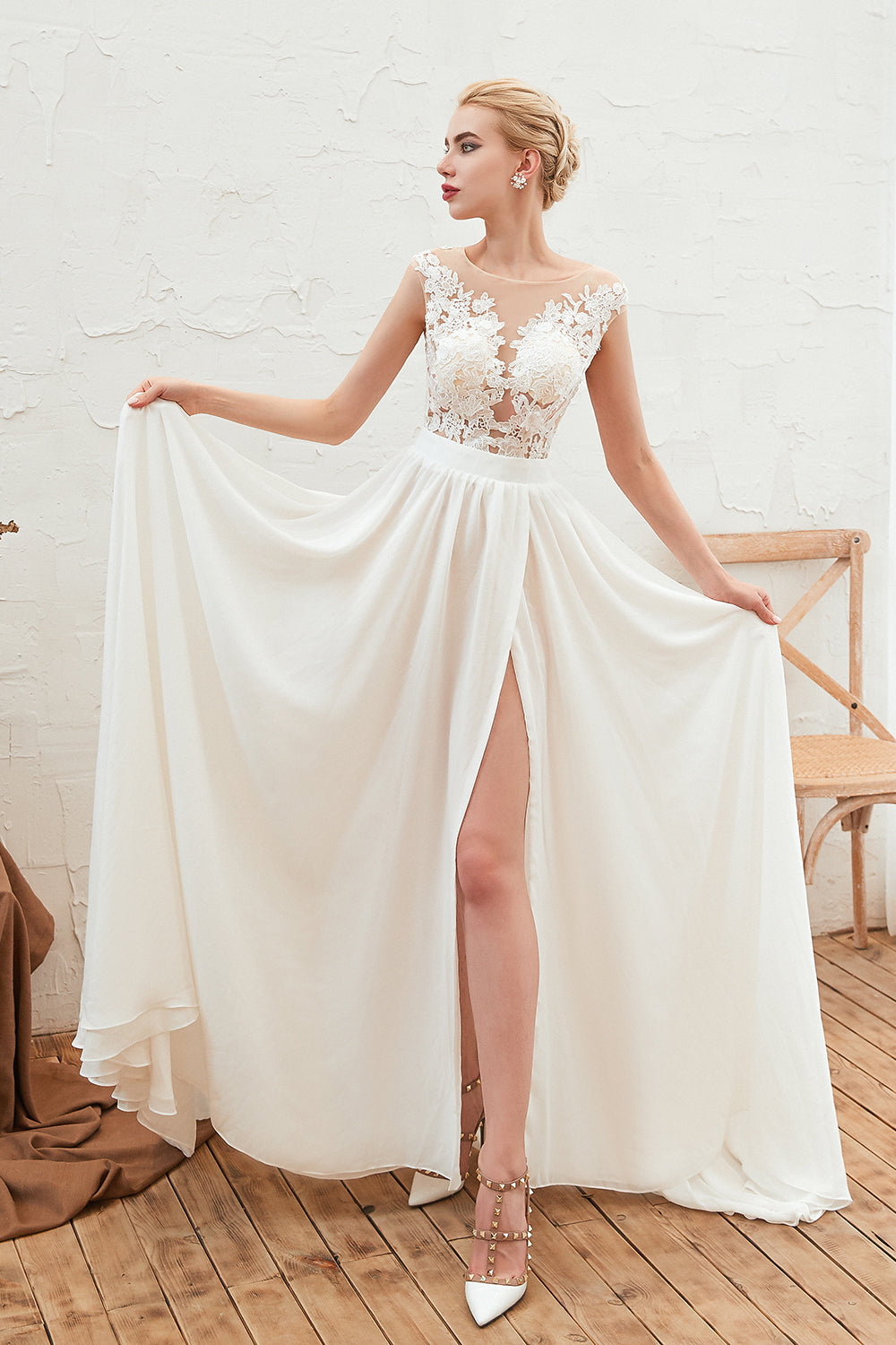 Ruffled Split Chiffon Lace Scoop Wedding Dress Appliques