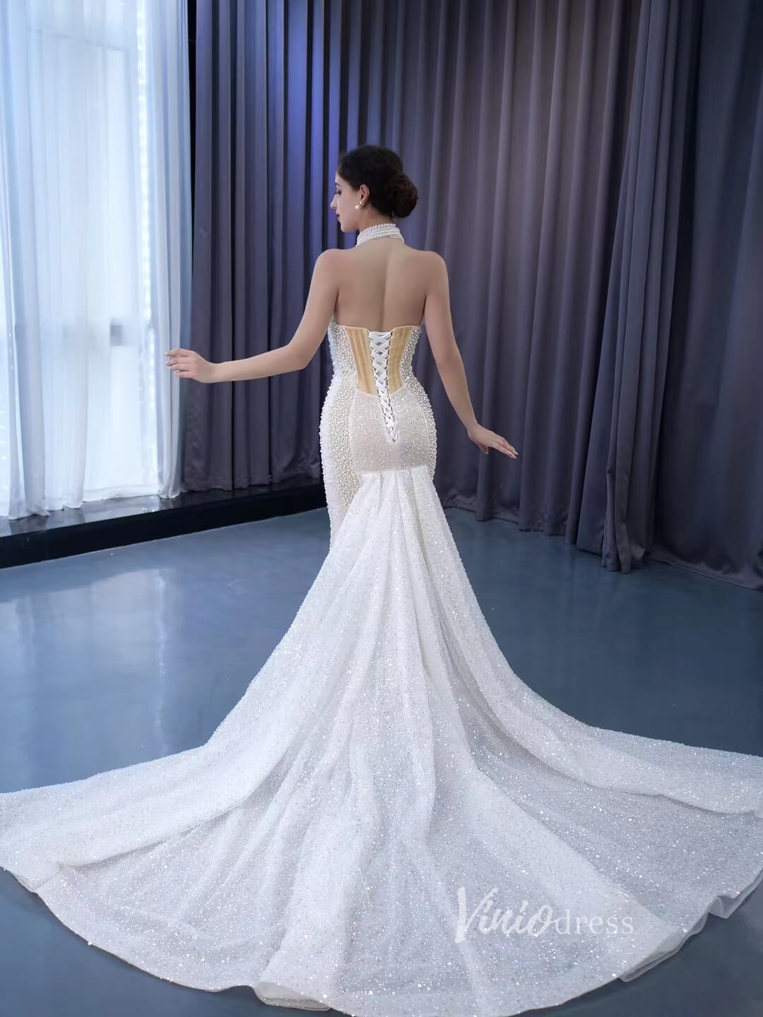 Sheer Pearl Mermaid Wedding Dresses Halter Neck Bridal Dress 231033