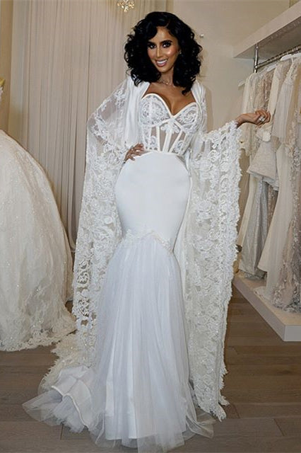 Stunning Sweetheart Mermaid Wedding Dress w/ Lace Cape