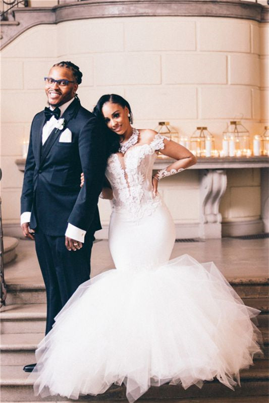 Stunning Tulle Mermaid Wedding Dress with Appliques and Long Sleeves