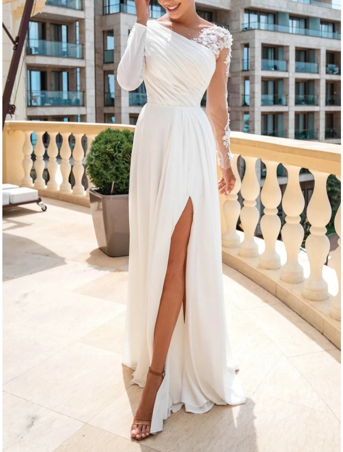Aimishang Beach Mature Wedding Dresses A-Line Scoop Neck Long Sleeve Sweep / Brush Train Chiffon Bridal Gowns With Pleats Split Front