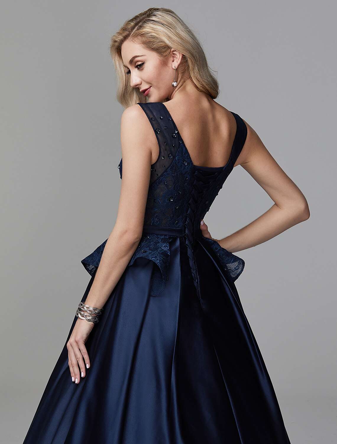 Aimishang Ball Gown Peplum Quinceanera Formal Evening Dress V Neck Sleeveless Floor Length Lace with Bow(s) Beading