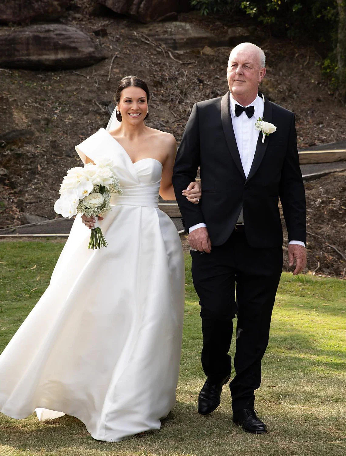 Aimishang Hall Formal Wedding Dresses A-Line One Shoulder Sleeveless Sweep / Brush Train Satin Bridal Gowns With Ruched