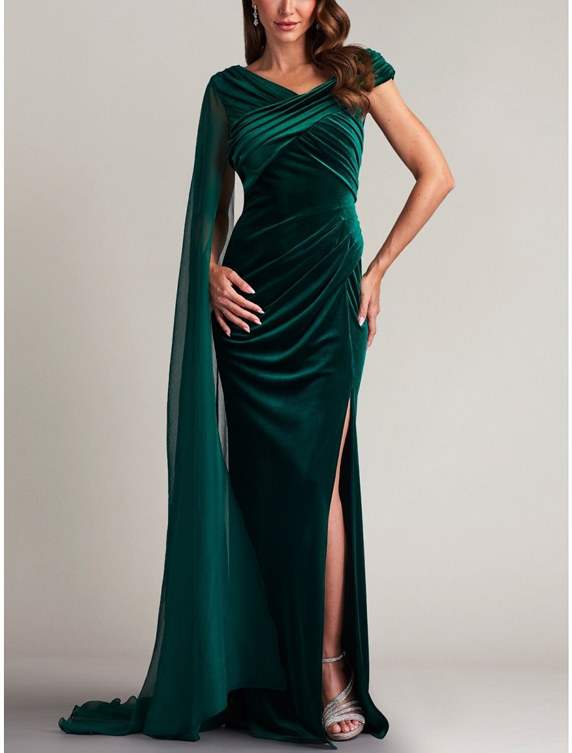 A-Line Evening Gown Elegant Dress Formal Court Train Sleeveless V Neck Velvet with Ruched Slit 2025