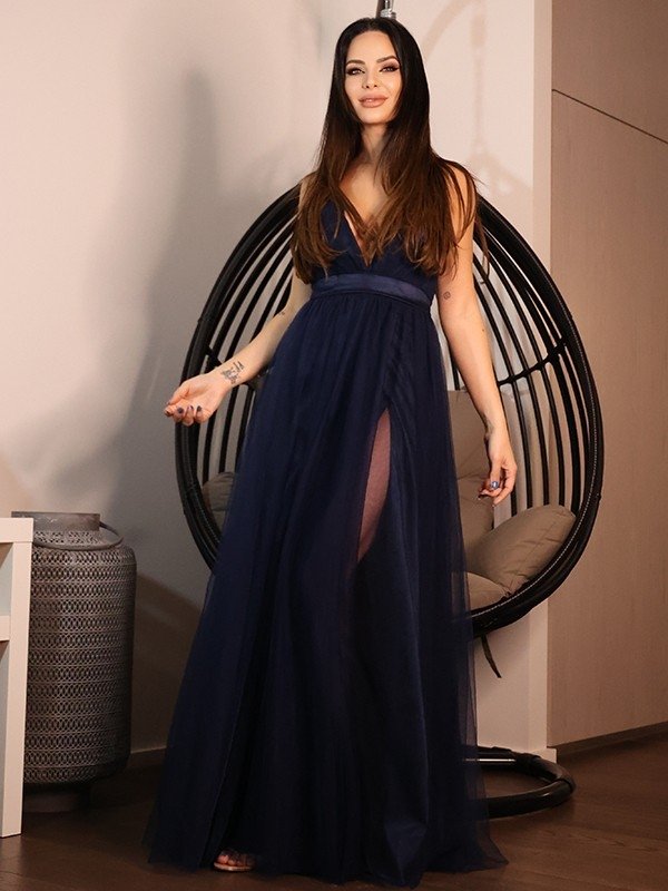 A-Line/Princess Tulle Ruffles V-neck Sleeveless Floor-Length Dresses